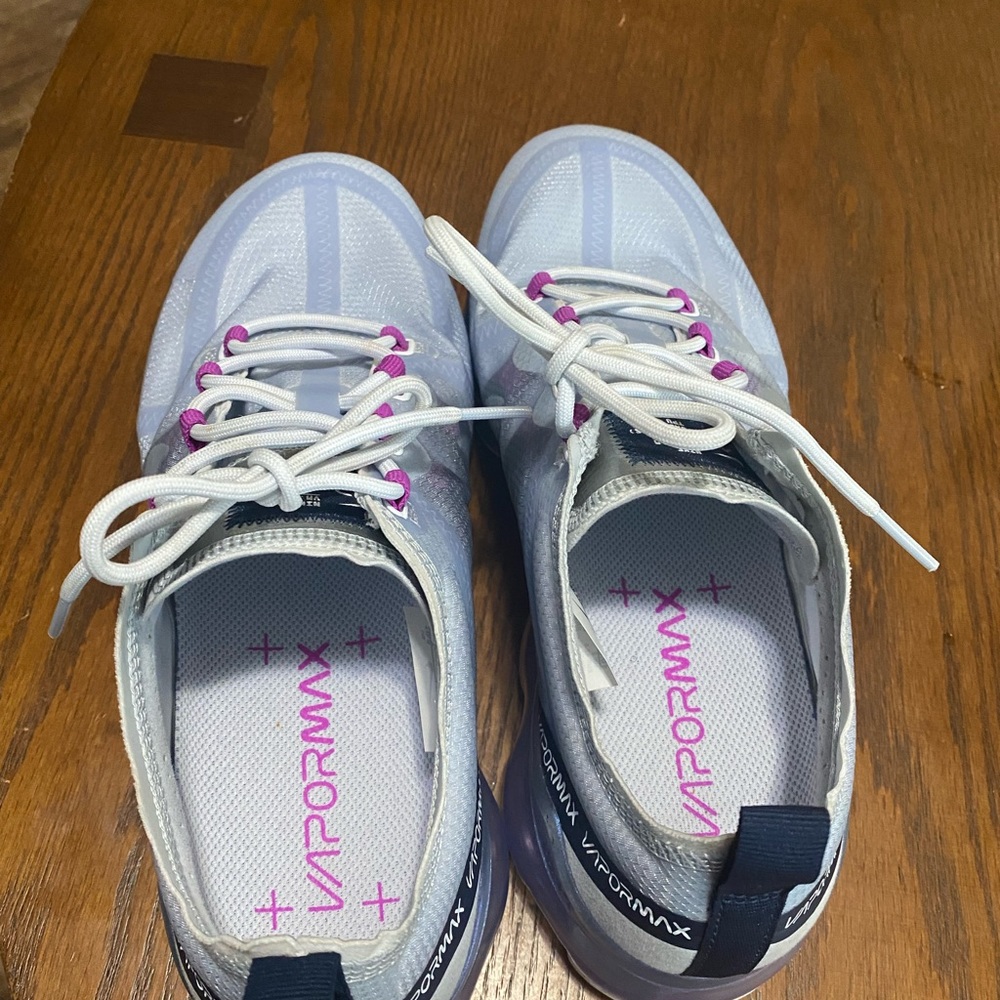 Women’s Nike Air Vapormax 2019 - Picture 3 of 6